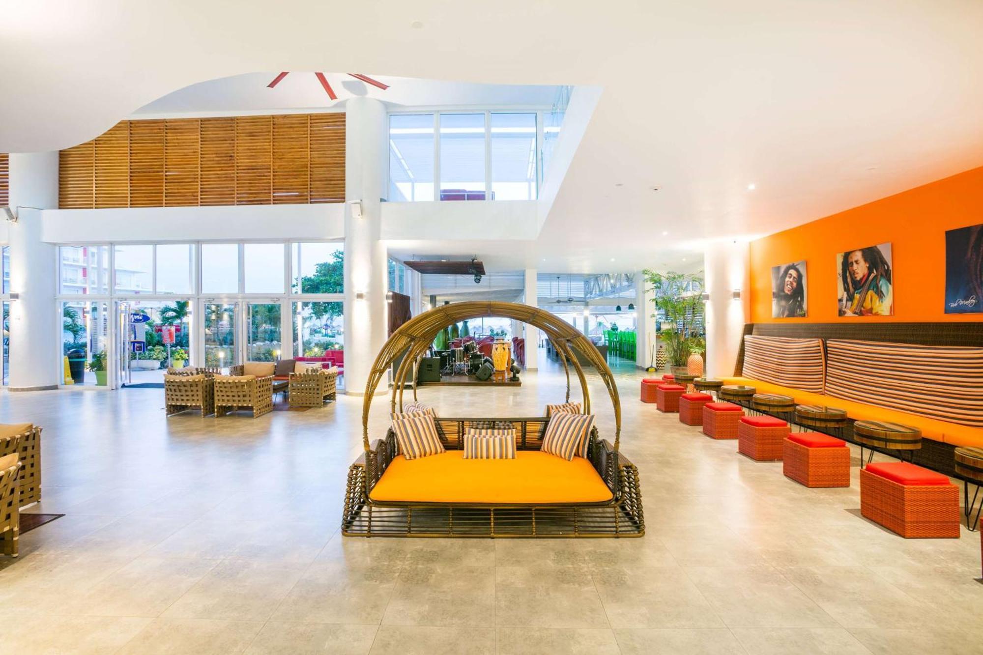 Grand Decameron Cornwall Beach, A Trademark All-Inclusive Resort Montego Bay Exteriör bild